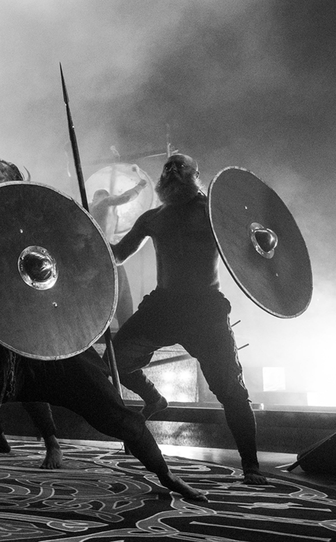 Obban on stage in Heilung ritual